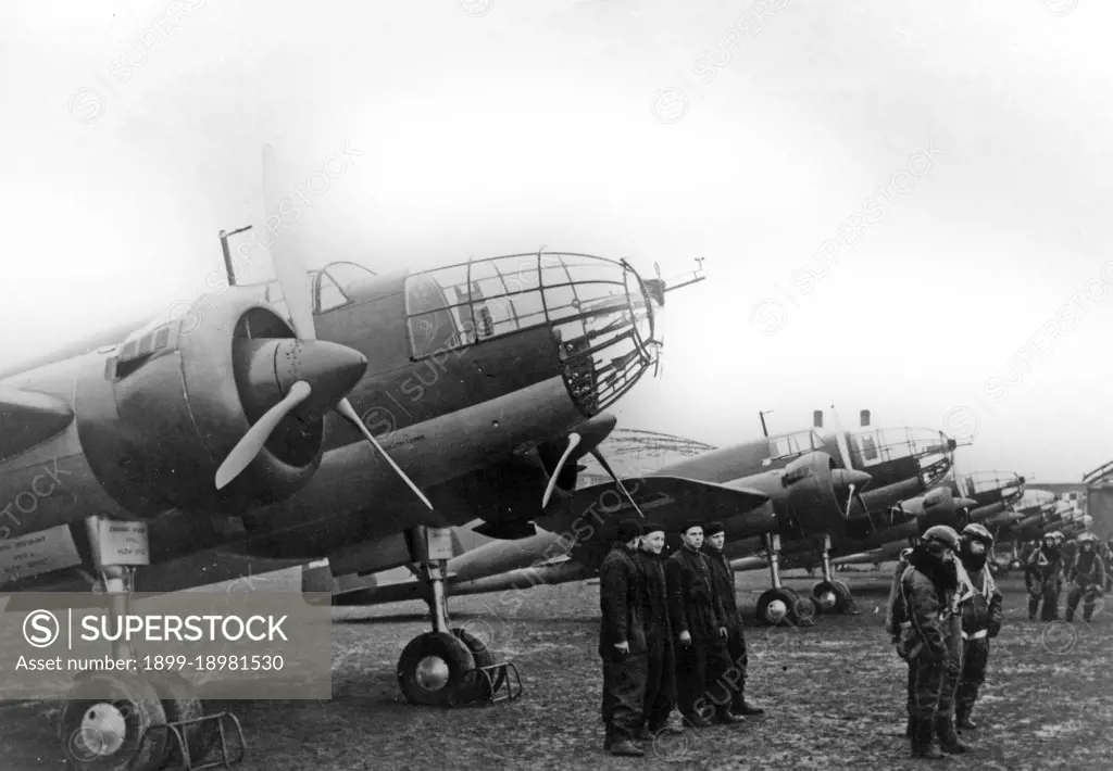  PZL.37 o (moose), a Polish twin-engined medium bomber designed and manufactured by national aircraft company PZL (Moose Crews next to their planes) . 