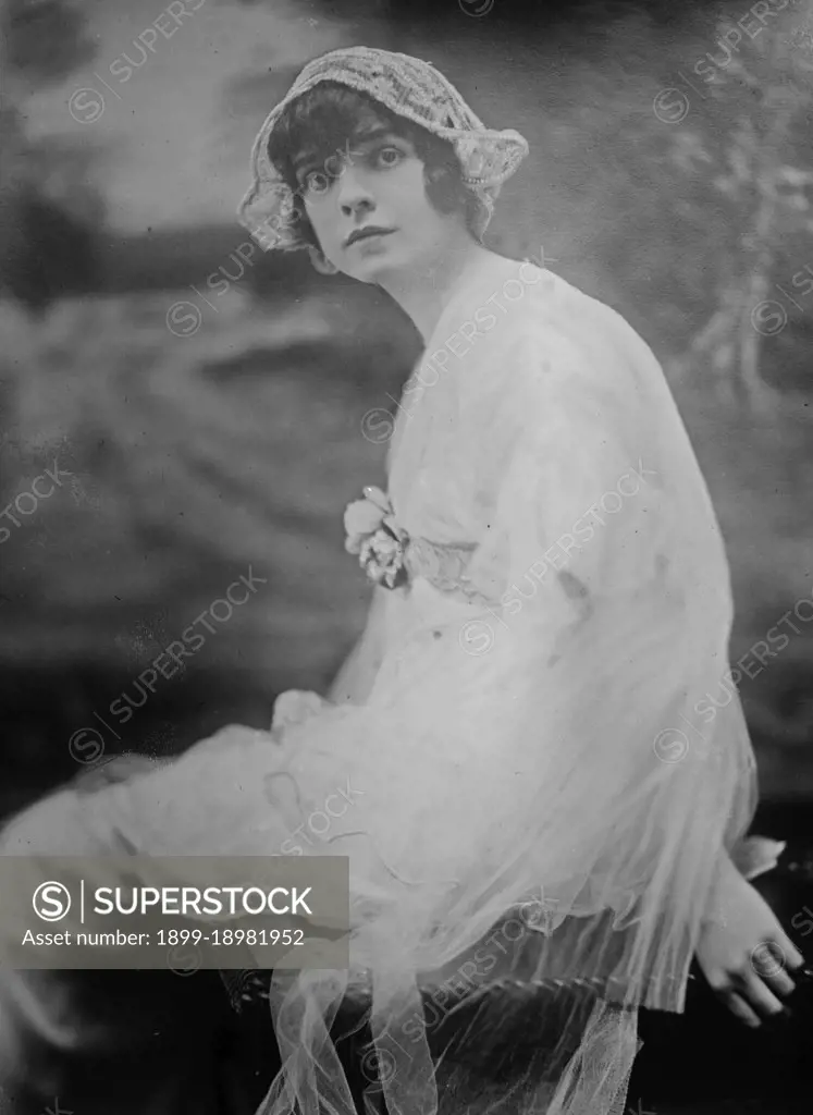 Jeannette McIlwaine ca. 1910-1914. 