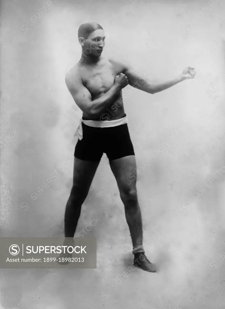 Date: 1910-1915 - Boxer George Asch . 