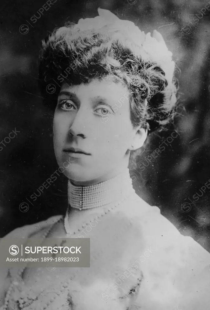 Date: 1910-1915 - Princess Louise Auguste of Schleswig Holstein . 