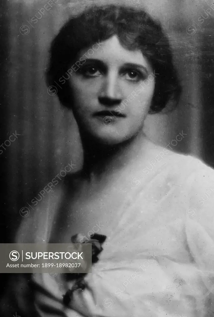 Monica Borden ca. 1914 . 