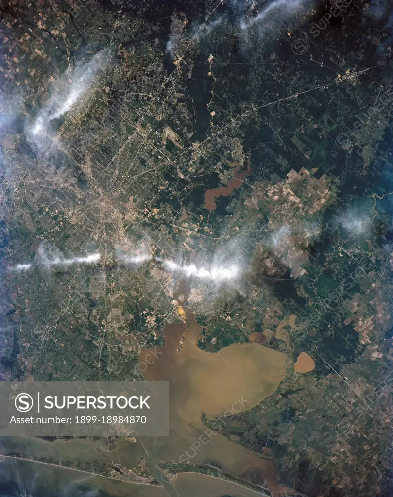 (28 April-6 May 1991) --- Large format (five-inch) frame of part of the greater Houston metropolitan area photographed from the Earth-orbiting Space Shuttle Discovery.. 