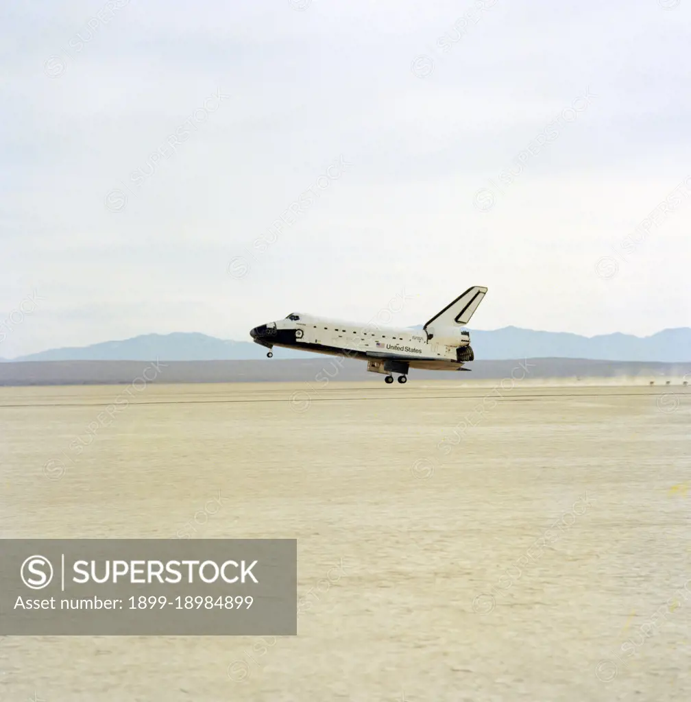 (1 Dec 1991) --- A wide shot of Atlantis, with a crew of six aboard, as it is about to touch down at Edwards Air Force Base in southern California.  Main gear touchdown occurred at 2:34:42 p.m. (PST), December 1, 1991.. 