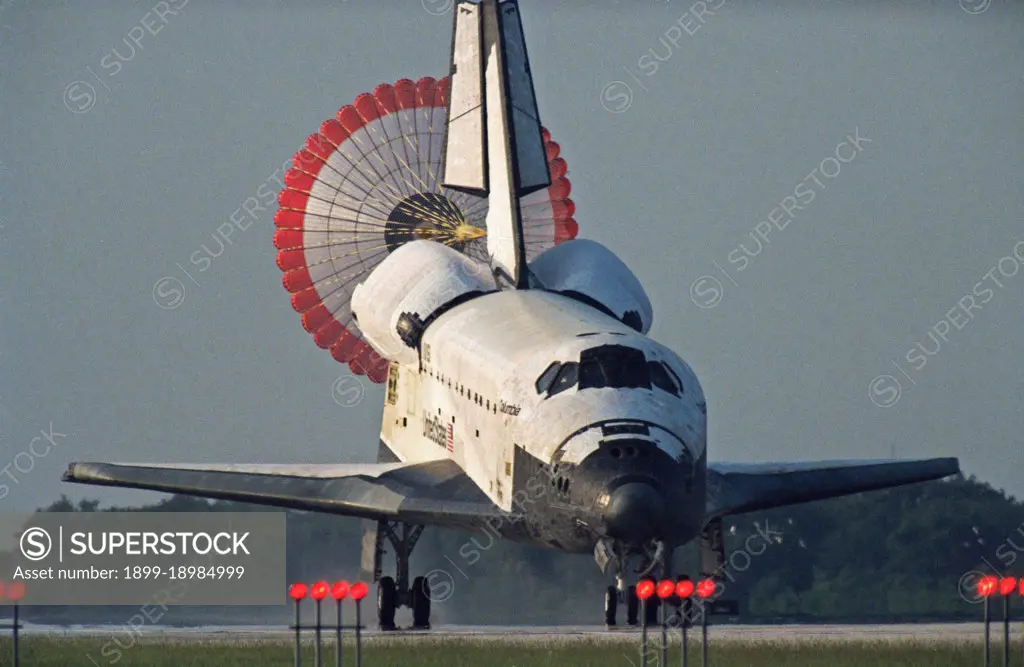 (9 July 1992) --- The main drag chute on the Space Shuttle Columbia is fully deployed soon after the Space Shuttle touches down at the Kennedy Space Center (KSC) landing facility. Landing occurred at 7:42 a.m. (EDT). . 