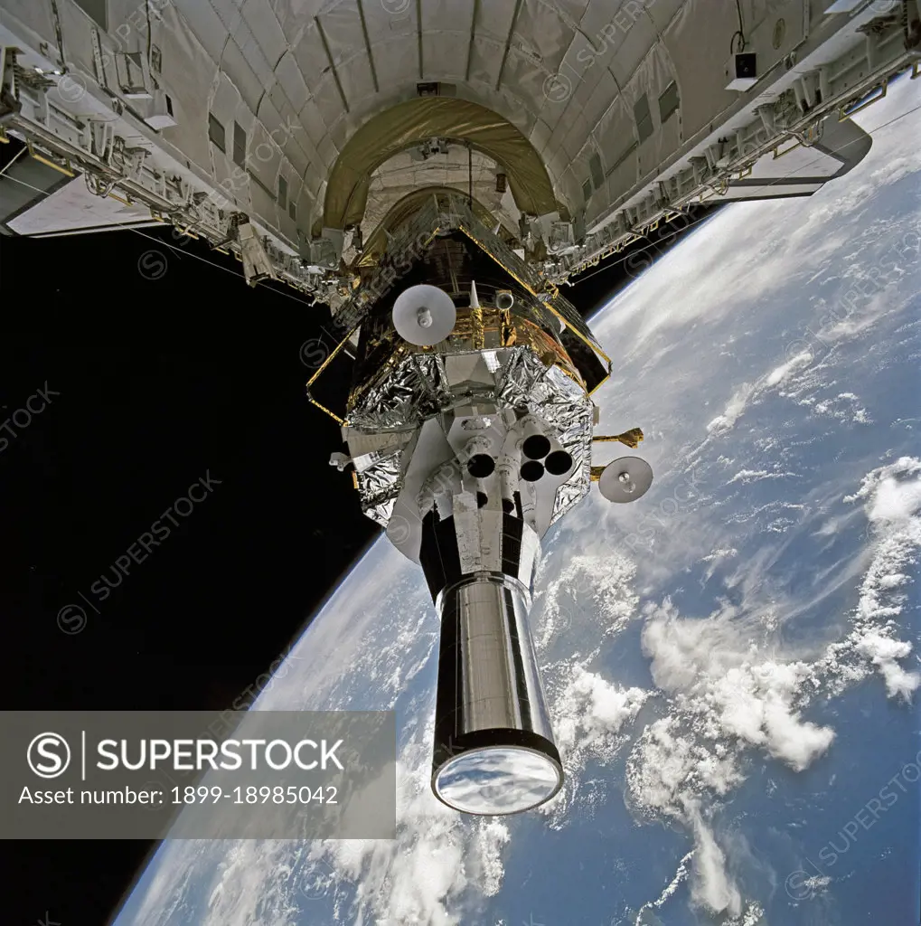 1991 - STS-44 DSP / IUS spacecraft tilted to predeployment position in OV-104's PLB. 