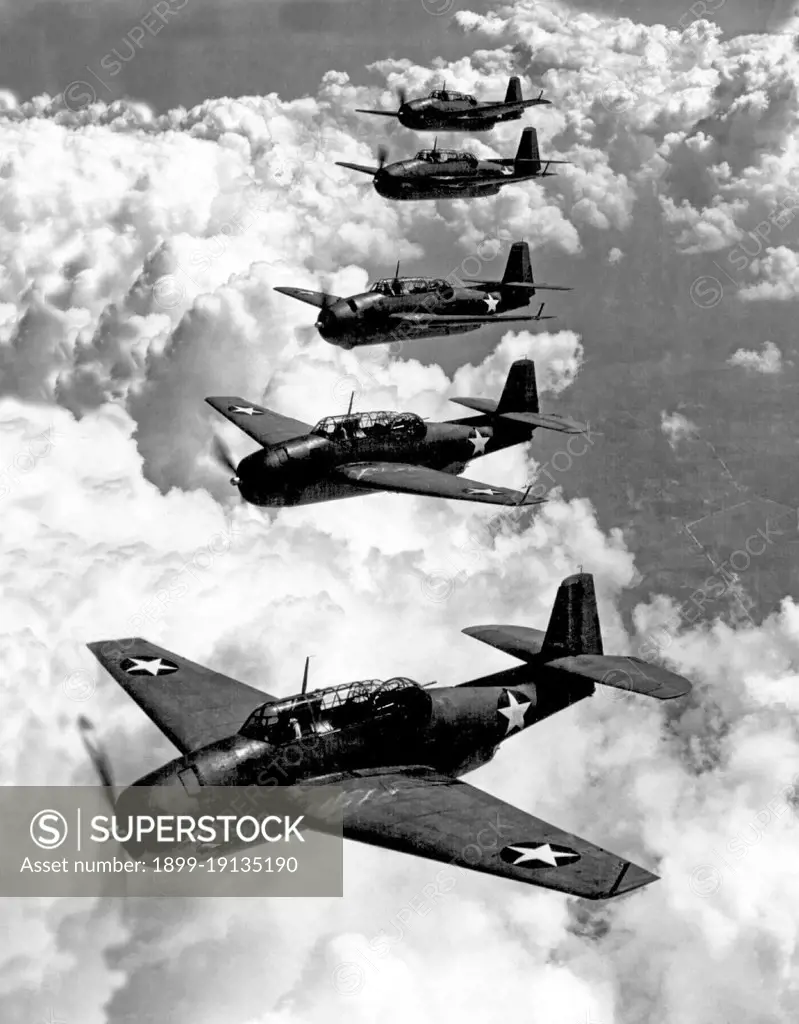 USA: Grumman TBF Avenger torpedo bombers of the USAAF flying in formation over the Pacific, c. 1943