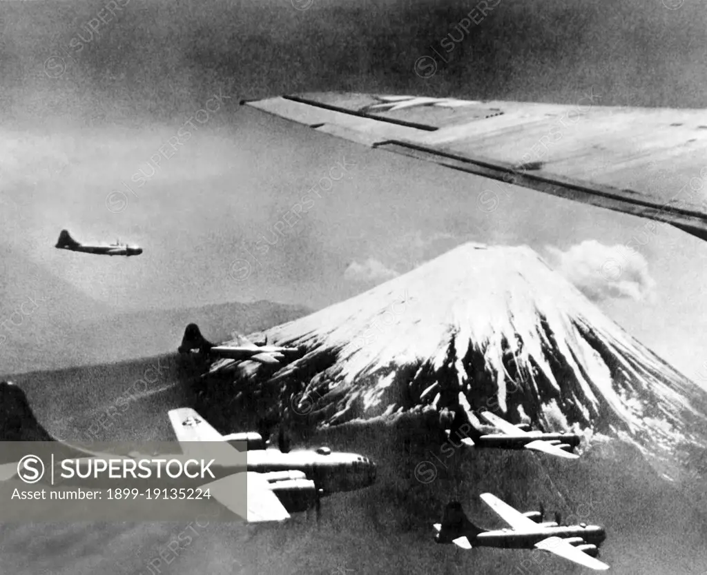 USA/Japan: Boeing B-29 468th Bomb Group Bombers Flying Over Mount Fuji on their way to bomb Tokyo, 1945