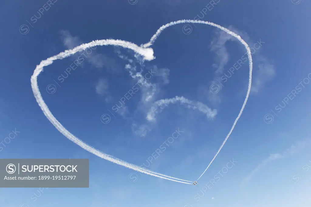 The U.S. Air Force Thunderbirds form a heart for deployed Airmen and their families during the 75th Anniversary Air Show Celebration at Sheppard Air Force Base, Texas, Sept. 17, 2016.