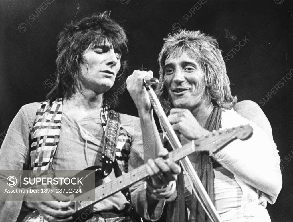 Faces, Ron Wood and Rod Stewart, 1974. - SuperStock