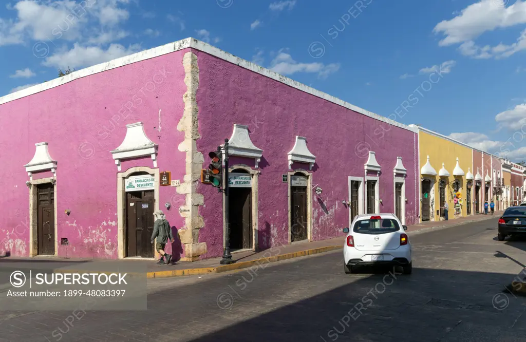 Shops and business in old Spanish colonial building in city center, Vallodolid, Yucatan, Mexico.