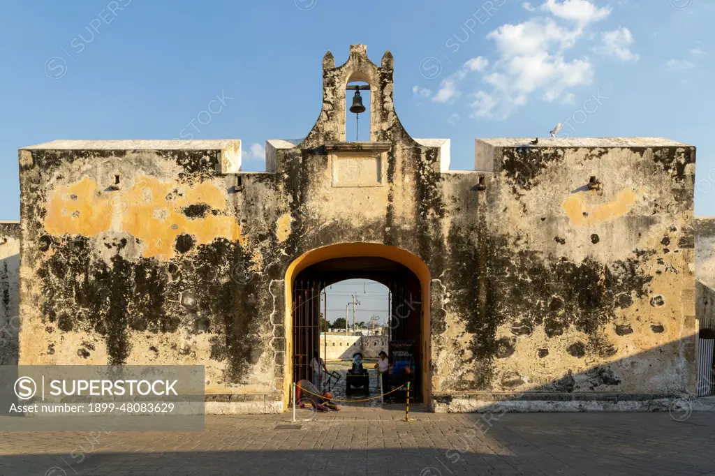 Puerta de Tierra gateway entrance, Fortifications Spanish military architecture of city walls, Campeche city, Campeche State, Mexico.