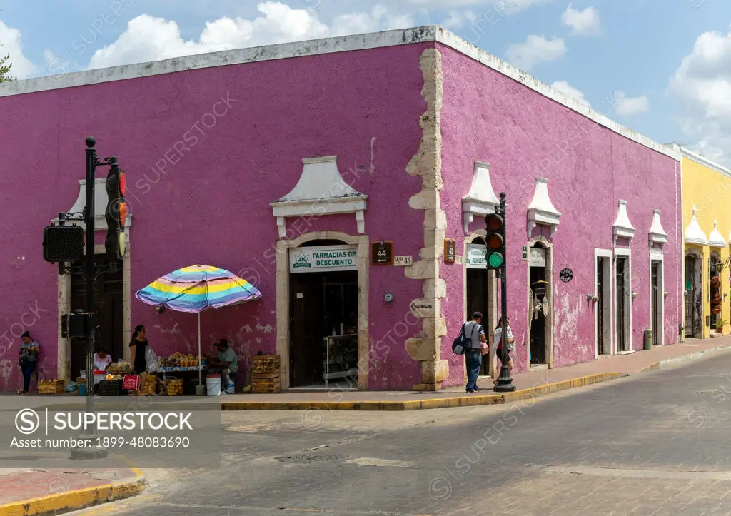 Shops and business in old Spanish colonial building in city center, Vallodolid, Yucatan, Mexico.