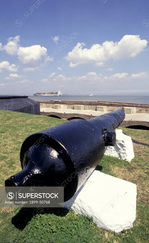 South Carolina, Fort Sumter. Cannon.