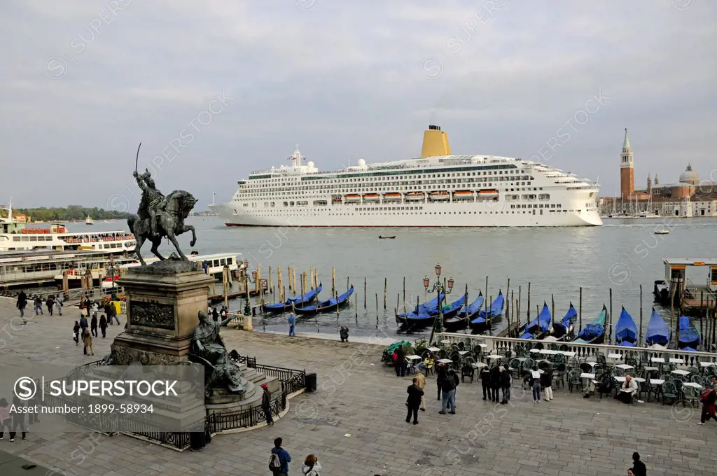 Cruise Ship, Venice, Italy