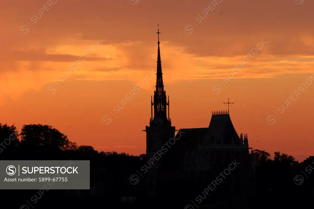 Sunset over Sainte-Foy church