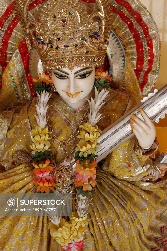 Lakshman temple in Rishikesh : Statue of Saraswati holding her Veena