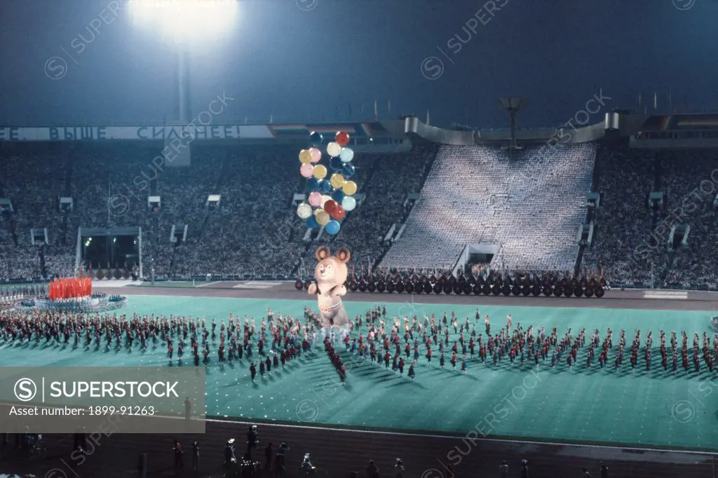 Closing ceremony of the Moscow's Olimpic Games, held in Moscow from July 19 to August 3, 1980 In the center of the stage, the mascots of the Olympic Games, the bear Misha. Moscow, 1980.