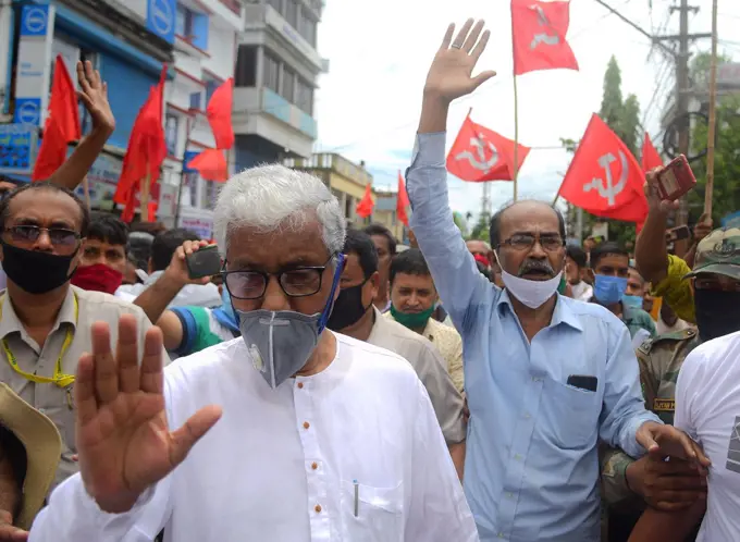 Opposition leader Manik Sarkar speaking during a protest organised by CPI (M). Agartala, Tripura, India. (Photo by: Abhisek Saha/Majority World/UIG)