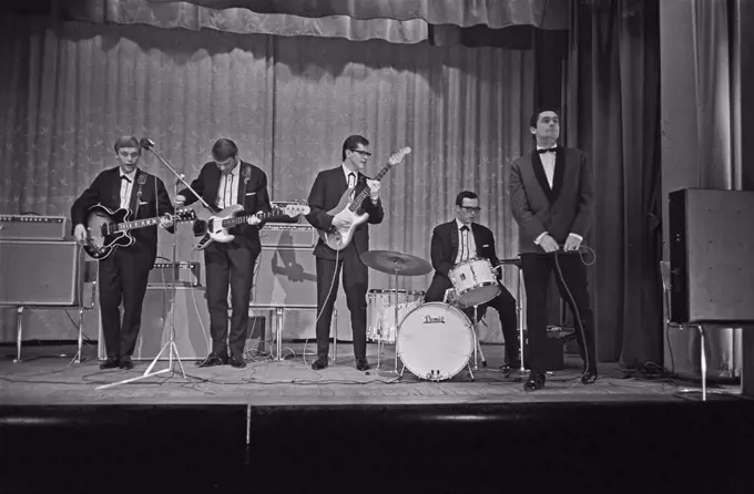 Performance by Johnny Lion and the Jumping Jewels / Date January 20, 1964.