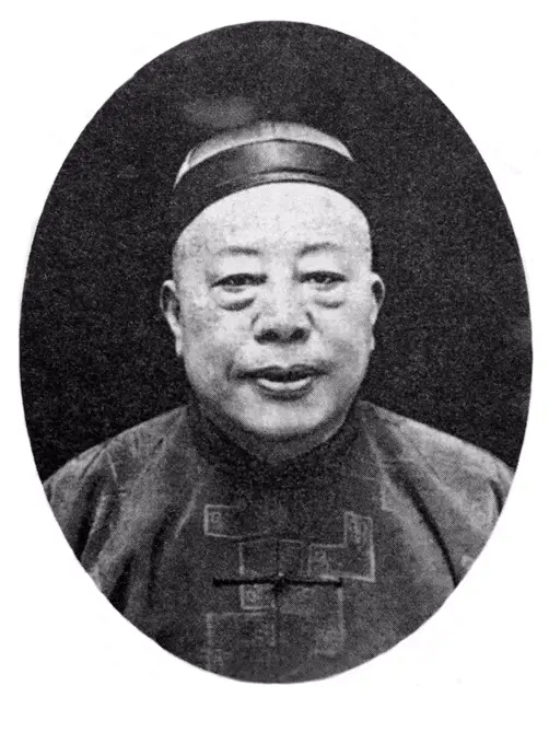 Born in 1868 in Suzhou, his father was a constable in Suzhou before the family migrated to Shanghai to open a teahouse. During his childhood, Huang contracted a bad case of smallpox. While his subordinates called him 'Grand Master Huang', behind his back everyone called him 'Pockmarked Huang'. Huang went to work at his fathers teahouse, which was not very far from the Zhengjia Bridge near the French Concession. The bridge in those days sheltered a large population of hustlers and crooks. Huang Jinrong fitted right in, and organised many of them into a gang who later became his sworn followers. Aged 24, Huang passed the entrance exams and entered the French Concession police force, the Garde Municipale in 1892. Being strong, brash and capable, he did very well and became a detective in the Criminal Justice Section (Police Judiciaire). With the exception of a brief sojourn to Suzhou, Huang served continuously in the Police Judiciaire for twenty years until his retirement in 1925 after s