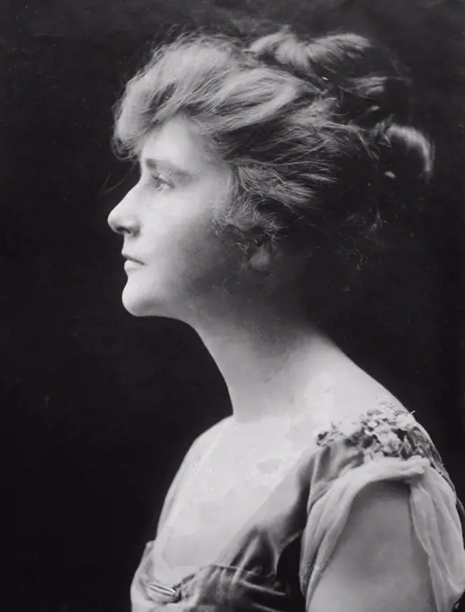 Florence Lincoln circa 1910-1915.