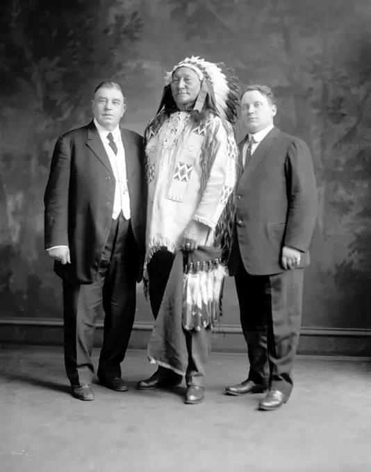  Brulé Lakota leader Hollow Horn Bear circa 1905-1913. 