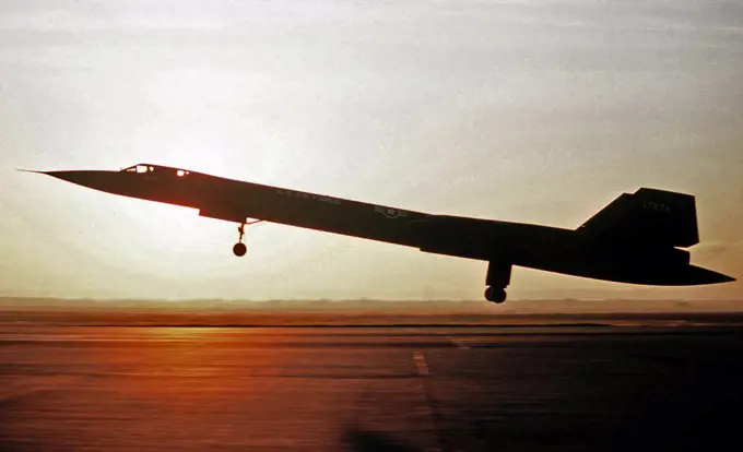 A left side view of an SR-71 aircraft from the 9th Strategic Reconnaissance Wing landing.