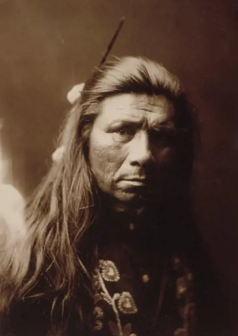 Edward S. Curtis Native American Indians - Nespilim man ca. 1904. 