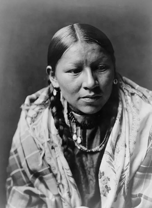 Edward S. Curtis Native American Indians - Portrait of a young Cheyenne Indian woman ca. 1910. 