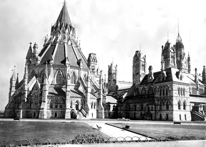 Ottawa Library, part of the Canada Parliament Buildings ca. 1914. 