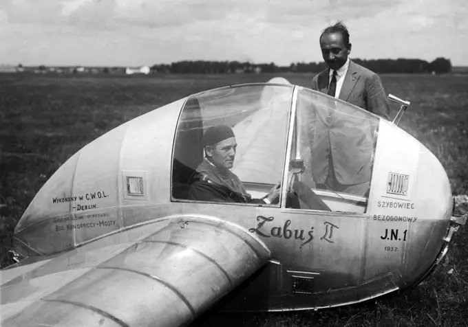 JN-1 glider, the designer stands next to the glider ca. 1932. 