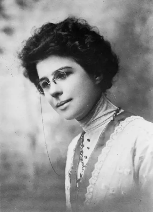 Date: 1910-1915 - Anita C. Bourgeoise . 