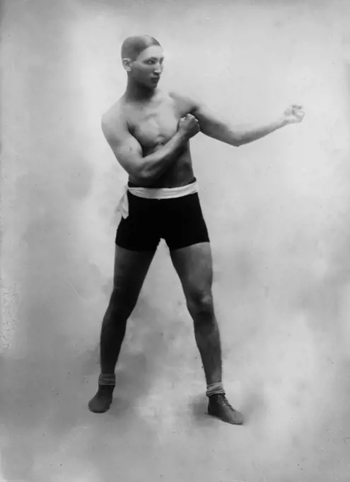 Date: 1910-1915 - Boxer George Asch . 