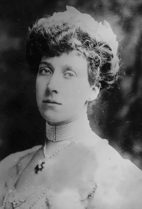 Date: 1910-1915 - Princess Louise Auguste of Schleswig Holstein . 