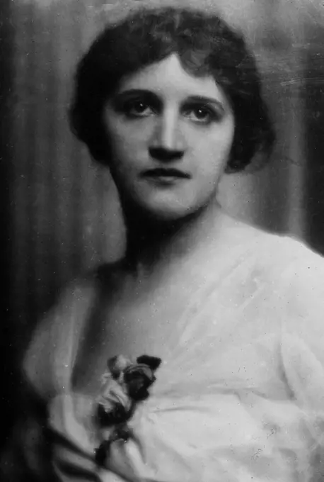 Monica Borden ca. 1914 . 