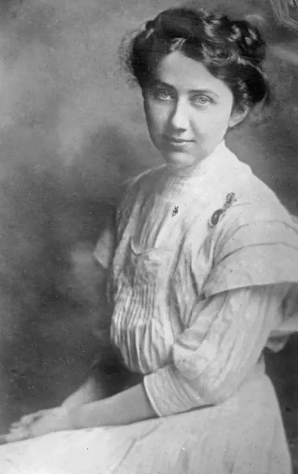 Agnes Nestor ca. 1914 . 