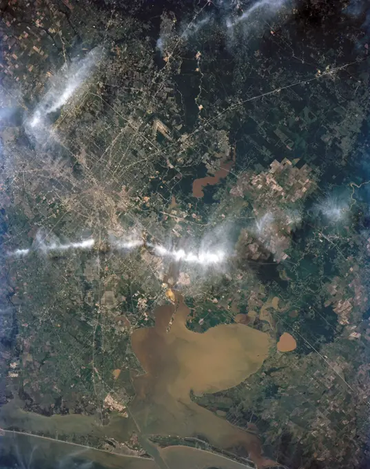 (28 April-6 May 1991) --- Large format (five-inch) frame of part of the greater Houston metropolitan area photographed from the Earth-orbiting Space Shuttle Discovery.. 