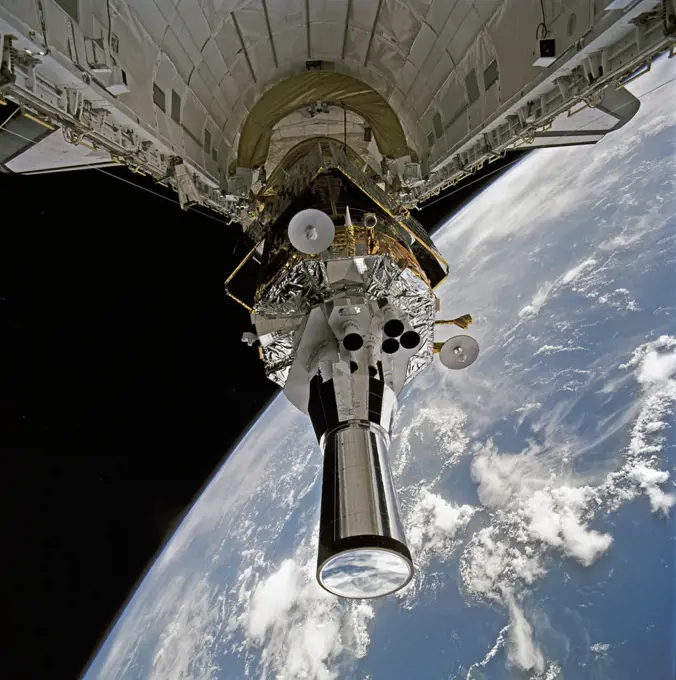 1991 - STS-44 DSP / IUS spacecraft tilted to predeployment position in OV-104's PLB. 