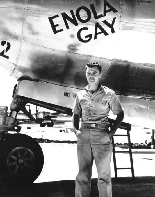 Japan/USA: Colonel Paul Tibbets standing by the Enola Gay's cockpit before taking off for the bombing of Hiroshima, 6 August 1945