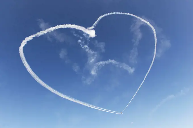 The U.S. Air Force Thunderbirds form a heart for deployed Airmen and their families during the 75th Anniversary Air Show Celebration at Sheppard Air Force Base, Texas, Sept. 17, 2016.