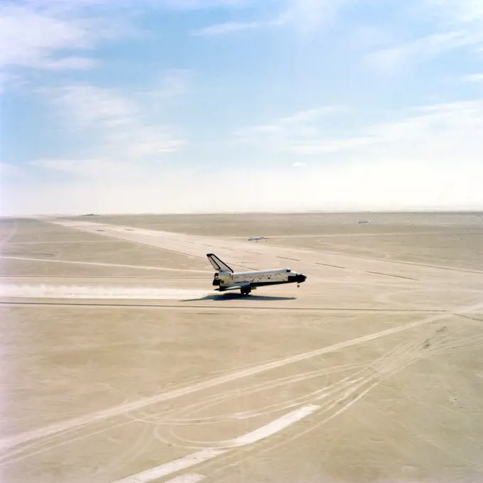 (30 March 1982) --- The space shuttle Columbia (STS-3) touches down on the Northrup Strip at White Sands Missile Range, New Mexico