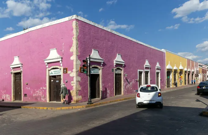 Shops and business in old Spanish colonial building in city center, Vallodolid, Yucatan, Mexico.