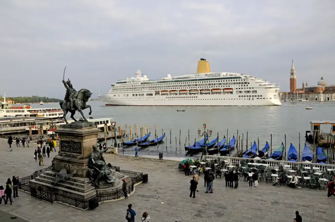 Cruise Ship, Venice, Italy