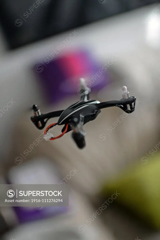 Small remote controlled quadrocopter