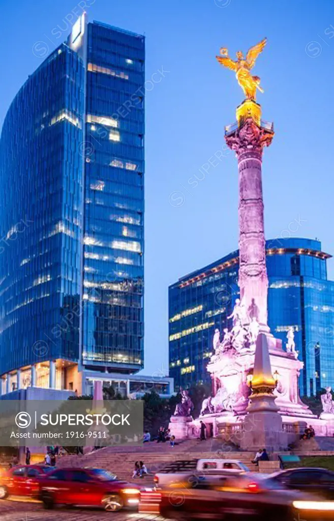 Angel statue, Independence Monument in Avenida de la Reforma, Mexico City, Mexico