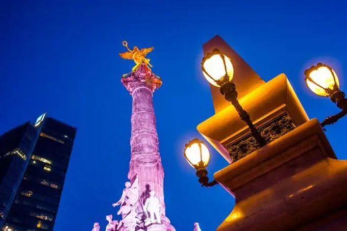 Angel statue, Independence Monument in Avenida de la Reforma, Mexico City, Mexico