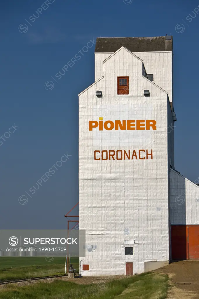 Grain elevator in the town of Coronach in the Big Muddy Badlands region of southern Saskatchewan, Canada