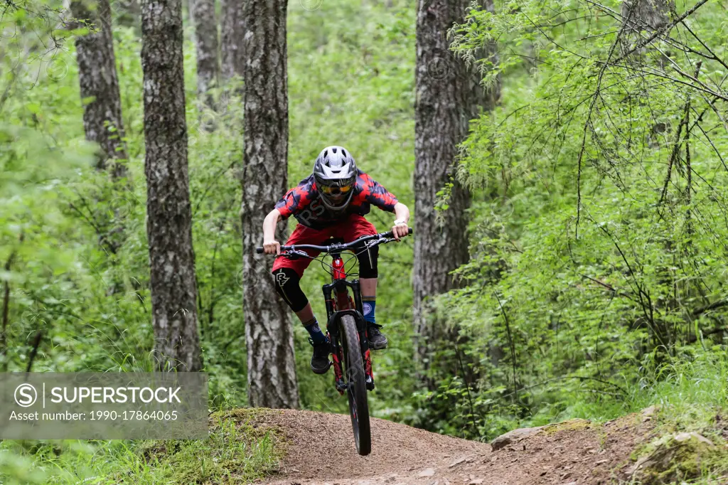 Mountain bikers on the Double D course during the 2019 Mt. Tzouhalem Enduro Event on Mt. Tzouhalem in Duncan, British Columbia.