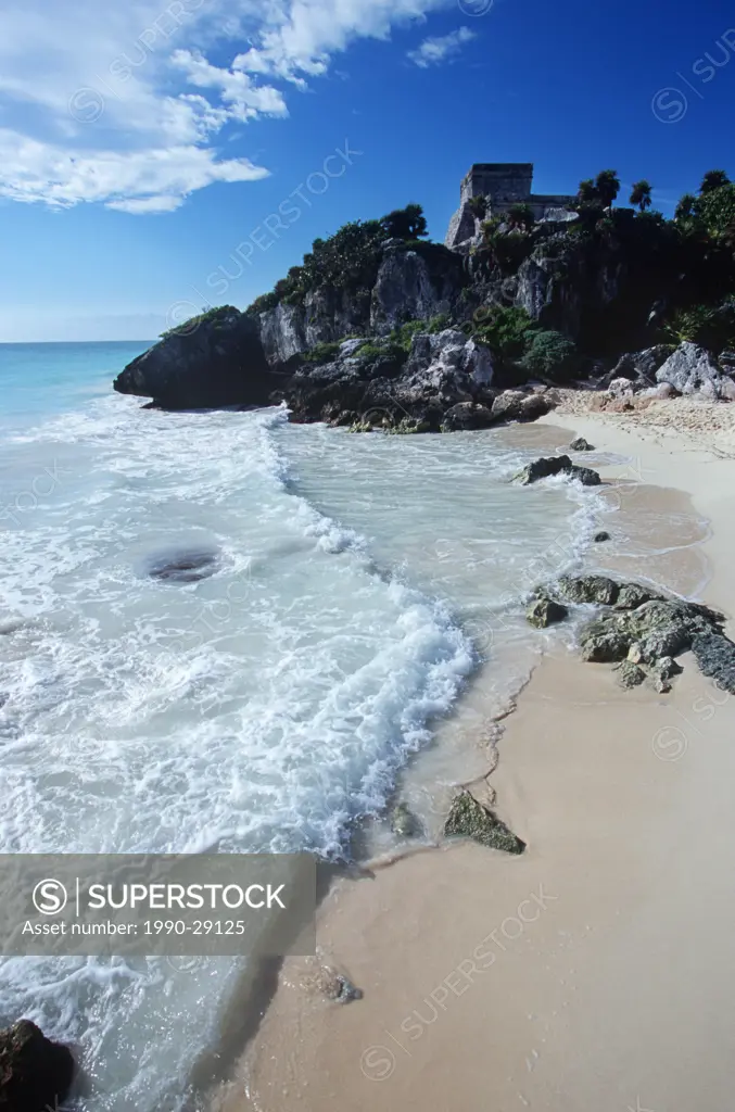 Mexico, Yucatan Peninsula, Carribean Sea at Tulum, the only Mayan ruin by sea