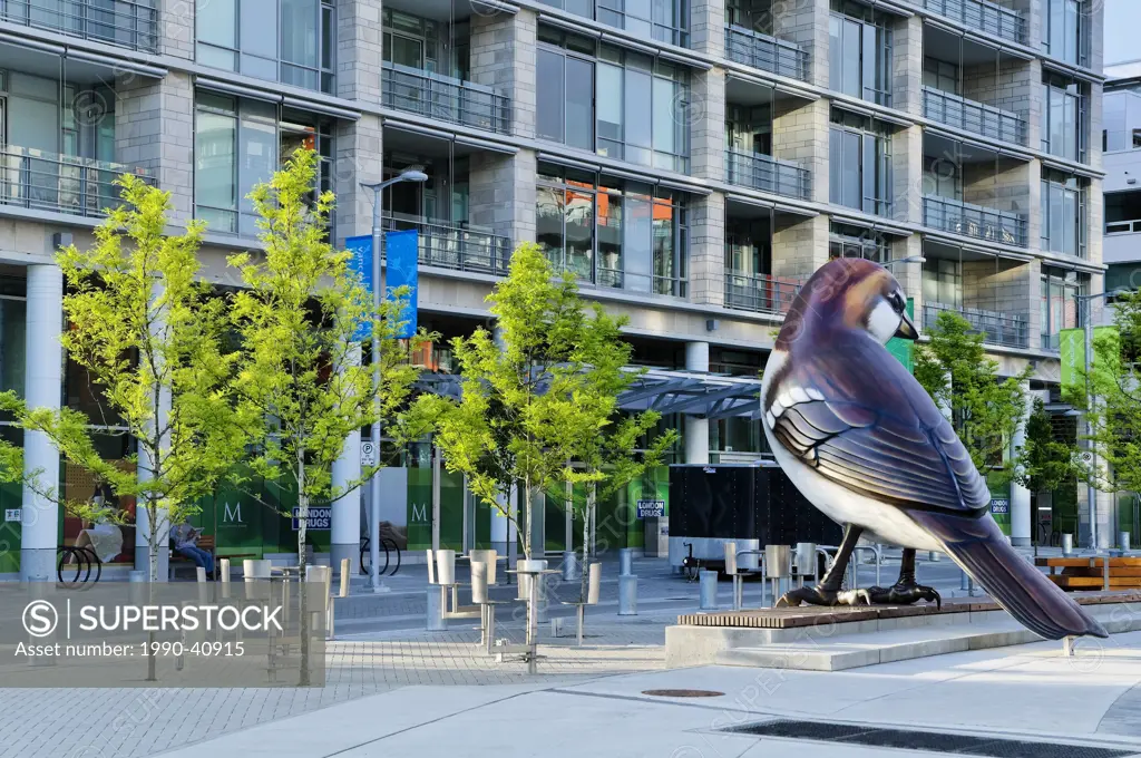 Giant Sparrow sculpture, ´The Birds´ by artist Myfanwy MacLeod, Olympic Village Plaza, False Creek, Vancouver, British Columbia,